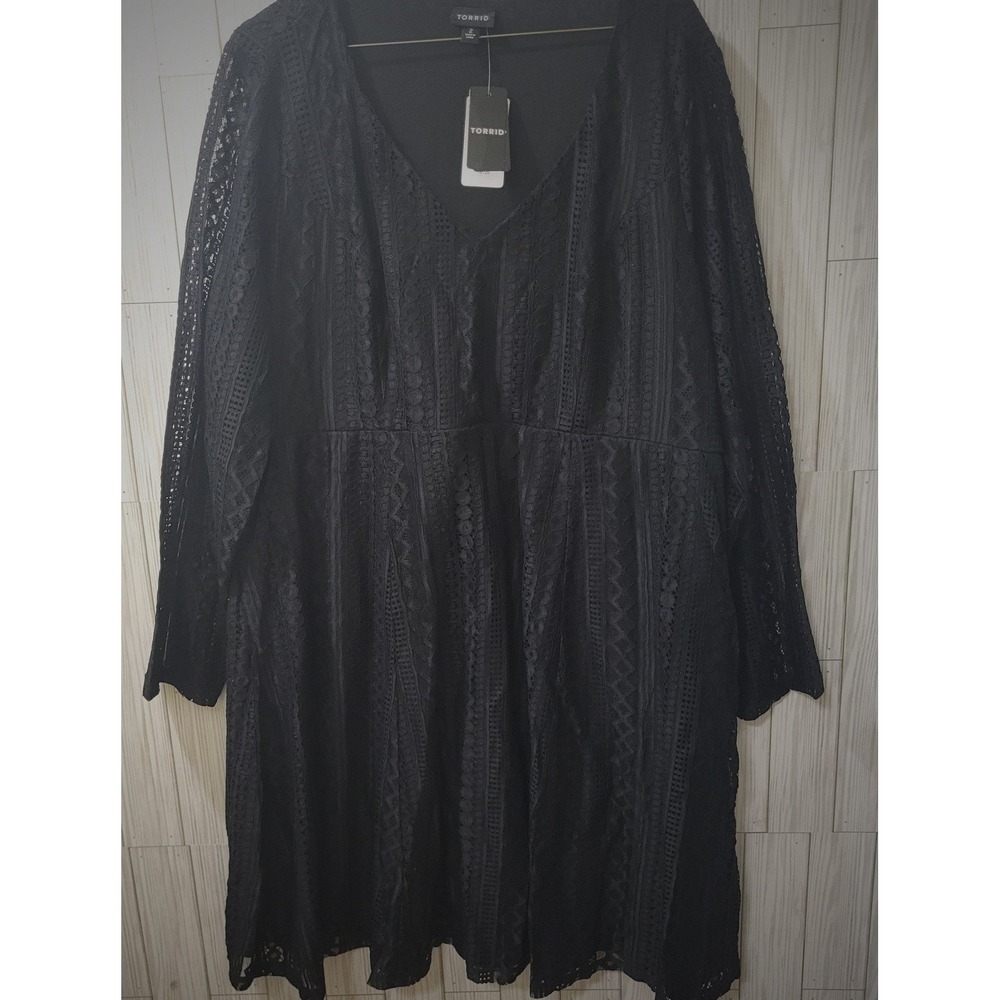 Torrid's, Geo V Neck Skater Lace Black Dress, Knee Length Size 2X NWTS